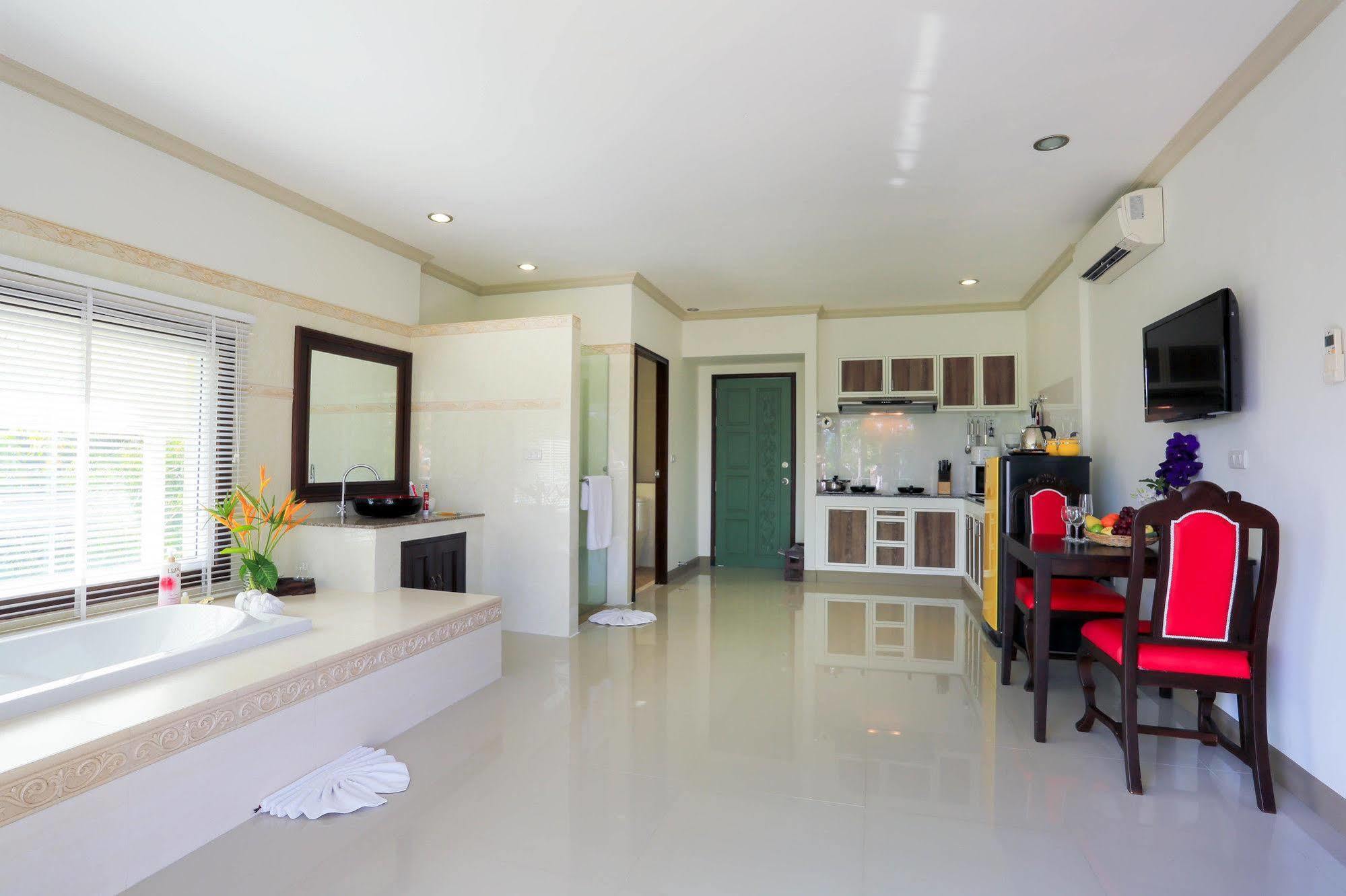 Naka Resort Strand Kamala Exterior foto